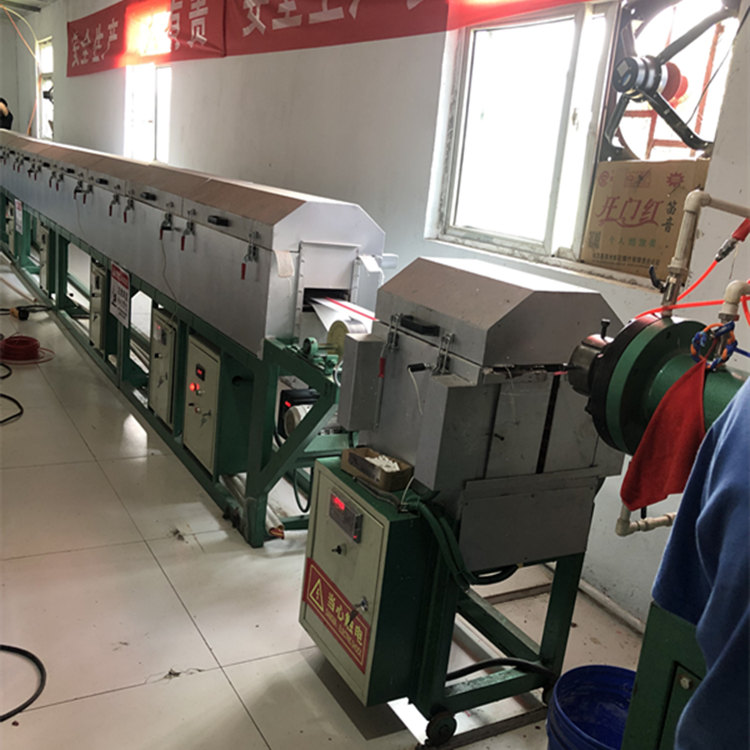 硅膠擠出機(jī)IMG_5351_副本.jpg